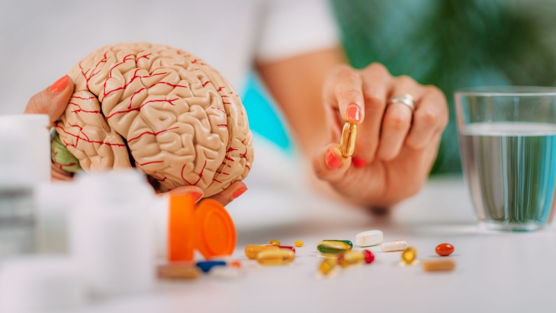 آیا مولتی ویتامین حافظه را تقویت می‌ کند؟ بررسی علمی تأثیر مکمل‌ ها بر سلامت مغز