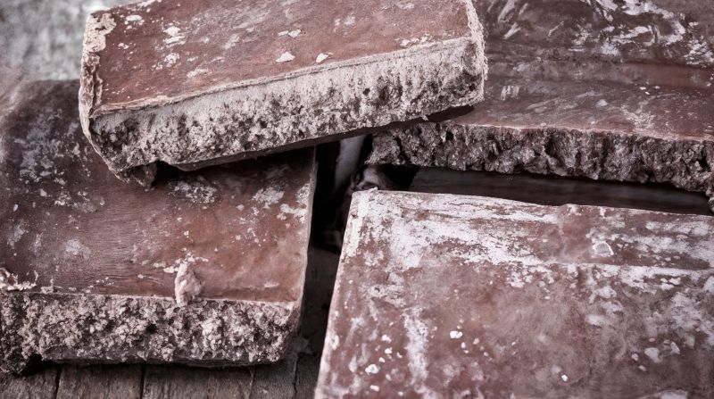 شکلات سفید شده و بررسی ایمنی مصرف آن