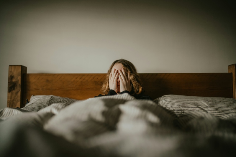اضطراب آخر شب چیست؟ دلایل، علائم و راهکارهای مدیریت ذهن